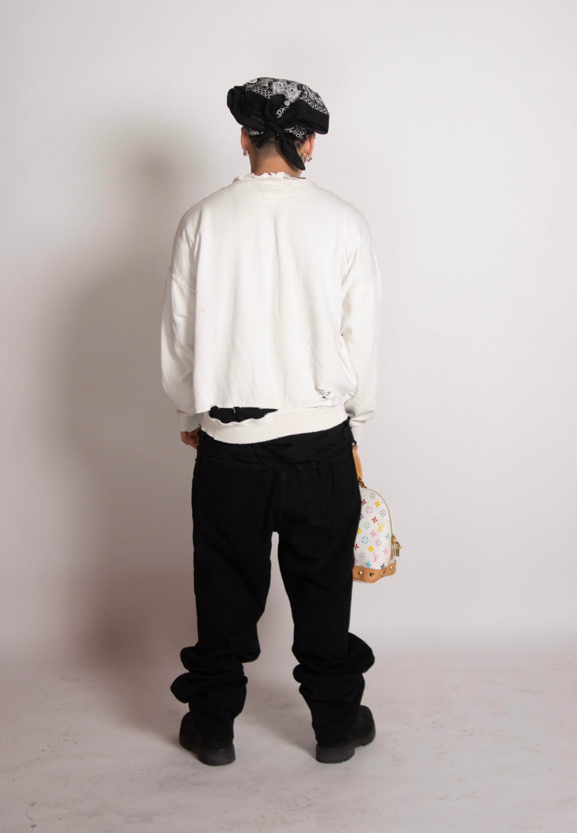 EGO BABY 1-1 white/Black scratched crewneck